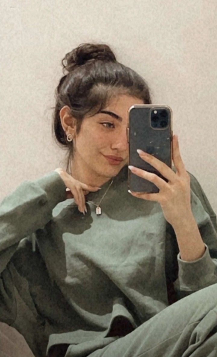 files/girl_selfie_2.jpg